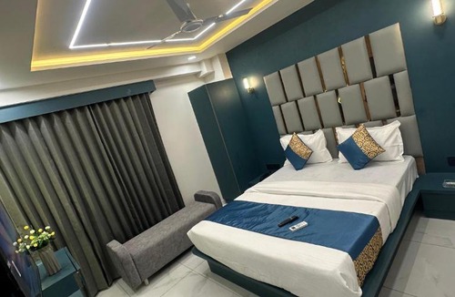 Gandhinagar Hotel | Hotel THE Vibes