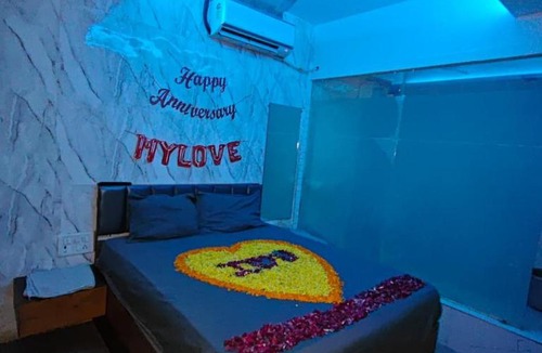 Surat House | Hotel The World