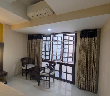 Ram Nagar Hotel | Hotel TriColors Ramnagar Gandhipuram