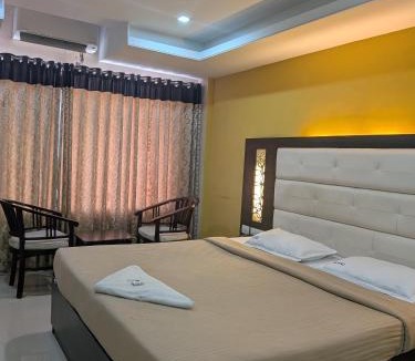 Ram Nagar Hotel | Hotel TriColors Ramnagar Gandhipuram