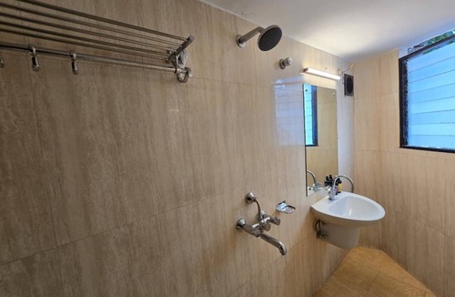 Bhowanipore Hotel | Hotel Trimoorti
