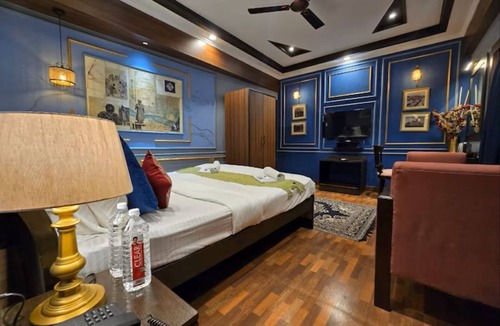 Bhowanipore Hotel | Hotel Trimoorti