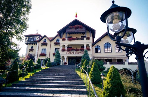 Moieciu Hotel | Hotel Turnul