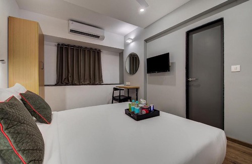 Khar Hotel | Hotel Unicontinental