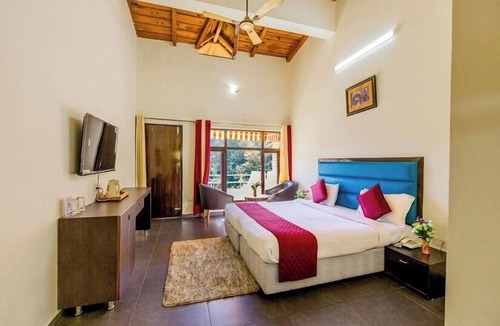 Naukuchiyatal Hotel | Hotel Vaapi Comfort inn