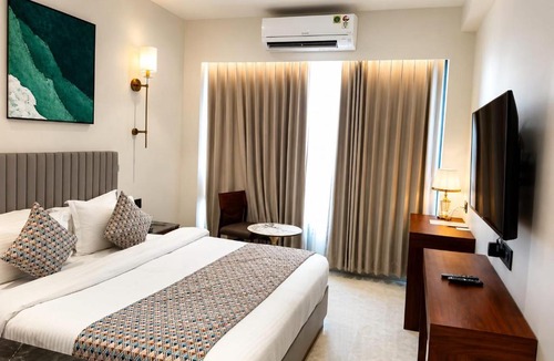 Sanand Hotel | Hotel Veritas Grand