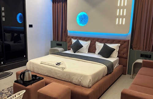 Surat Hotel | Hotel Victoria