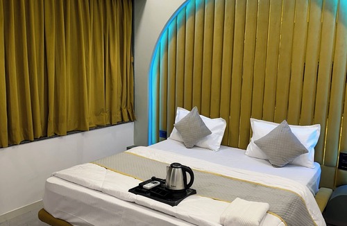 Surat Hotel | Hotel Victoria