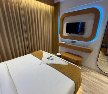 Surat Hotel | Hotel victoria prime