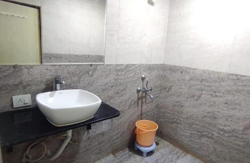 Lakdi Ka Pul Hotel | Hotel Vishu Pride - Lakidikapul