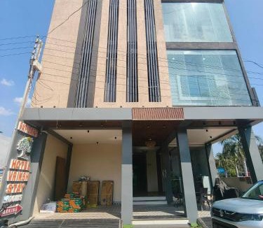 Omkareshwar Hotel | Hotel Vriksh Stay