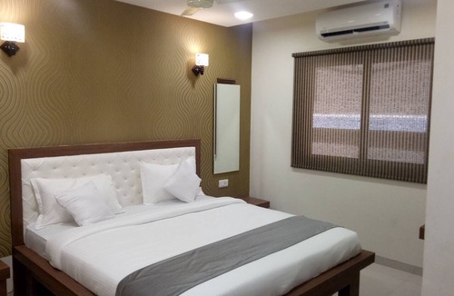 Rabale Hotel | Hotel Vrushali Inn