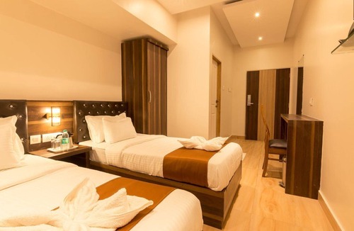 Jogeshwari West Hotel | Hotel Western Court