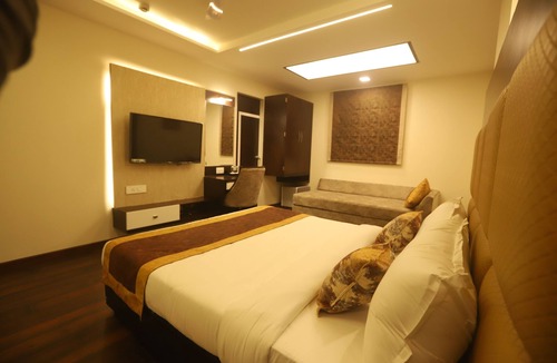 Maninagar Hotel | Hotel White Cloud