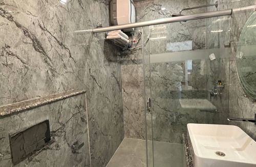 Haldwani Hotel | Hotel white inn