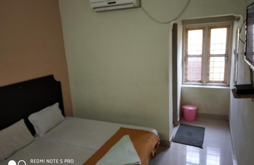 Chottanikkara Hotel | Hotel Woodlands