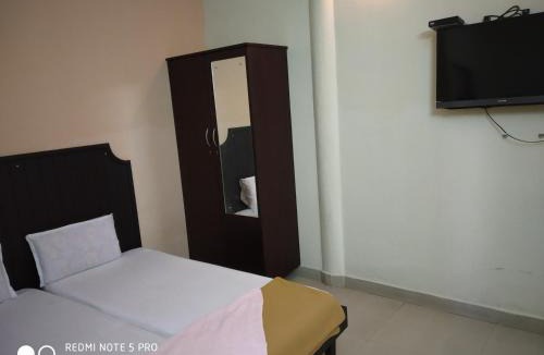 Chottanikkara Hotel | Hotel Woodlands