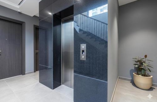 DLF Phase 5 House | Hotel Xotic Avenue
