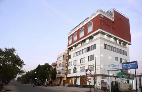 Jaipur Hotel | Hotel Yuvraj Prime Opposite Gandhi Nagar Railway Station