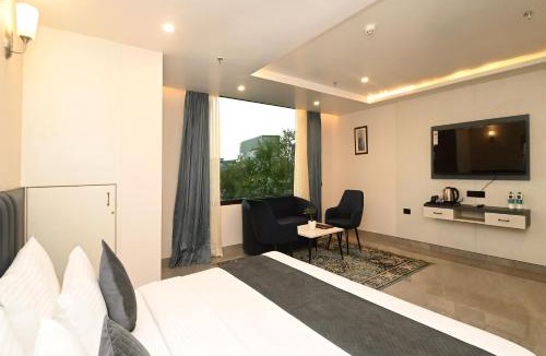 Jaipur Hotel | Hotel Yuvraj Prime Opposite Gandhi Nagar Railway Station