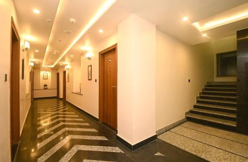 Jaipur Hotel | Hotel Yuvraj Prime Opposite Gandhi Nagar Railway Station