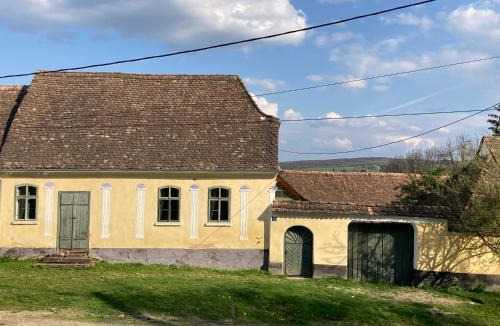 Crit House | House by the Church - entire house