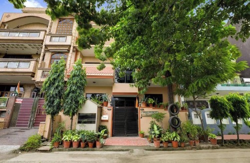 Noida Apartment | House of Comfort Noida 1 bedroom unit 4