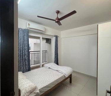 Kazhakuttam Apartment | House Of Lilibet - NEAR LULU MALL & KIMS HOSPITAL