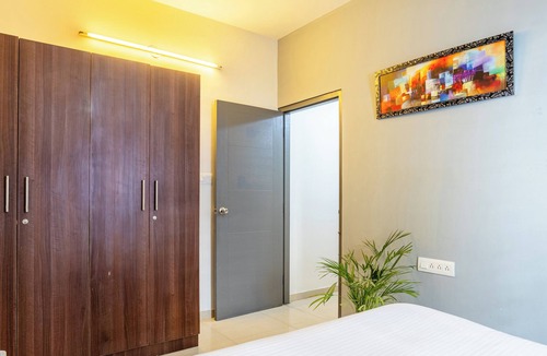 Marathahalli Hotel | Housr Ferguson Apartment Near Radisson