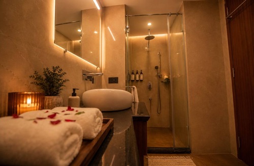 Pilerne Industrial Estates Hotel | HUE GUH The Porto Candolim