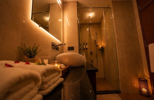 Pilerne Industrial Estates Hotel | HUE GUH The Porto Candolim