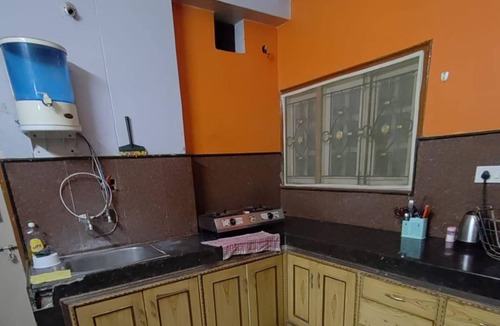 Ameerpet Apartment | Hyderabad Serenity Retreat - 3 Bdrm Apartment