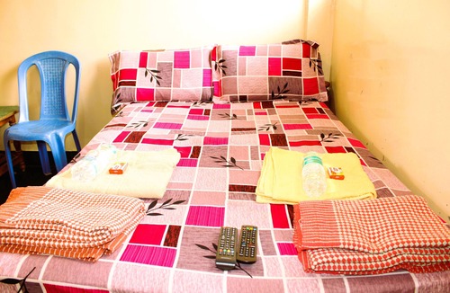 Chikkaballapur Hotel | I-ROOMZ Surya Deluxe Lodge