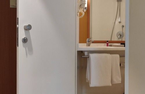 Bangalore City Center Hotel | ibis Bengaluru City Centre Hotel