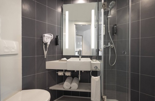 Vyalikaval HBCS Layout Hotel | Ibis Bengaluru Hebbal