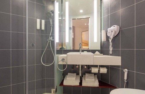 Navalur Hotel | ibis Chennai SIPCOT Hotel