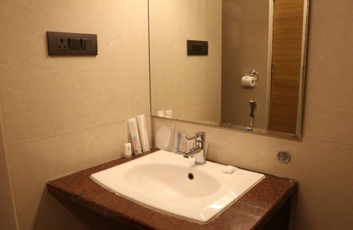 Krishnarajapura Hotel | ICON Express by BHAGINI