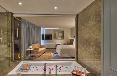 Vile Parle East Hotel | ICONIQA - The Lifestyle Hotel of Mumbai