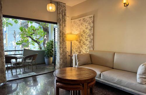Garden Layout House | Idam Na Mama - Luxury Homestay by HomeSlice
