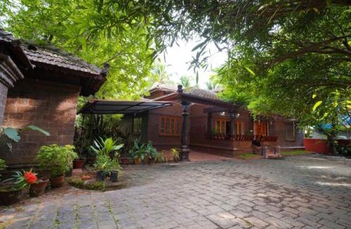 Guruvayur Villa | Illam Heritage inn Bungalow l 4 BHK