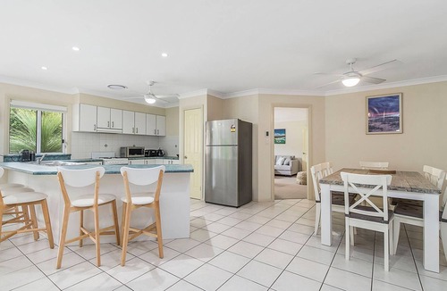 Dunbogan House | Iluka Breeze - Holiday Oasis