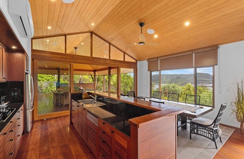 Hamilton Island House | Iluka Luxury House Hamilton Island - private pool, 2 golf buggies and transfers