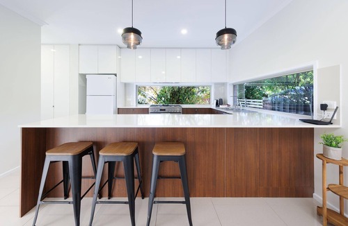 Albury House | Immaculate & Impressive Irvington Villa - Stunning four bedroom home in central Albury