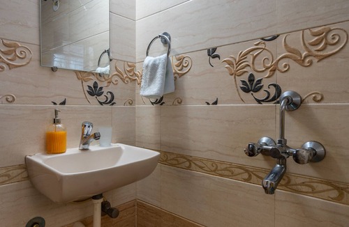 Parra Apartment | In Assagaon near Anjuna beach in a 2 bedroom apartment with a private pool