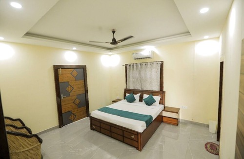 Faridabad Hotel | Gorgeous 3-bedroom hotel suites near Green Beauty Farm in Noida Sector 135