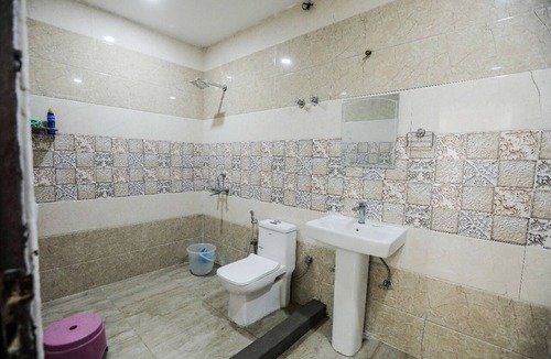 Faridabad Hotel | Gorgeous 3-bedroom hotel suites near Green Beauty Farm in Noida Sector 135