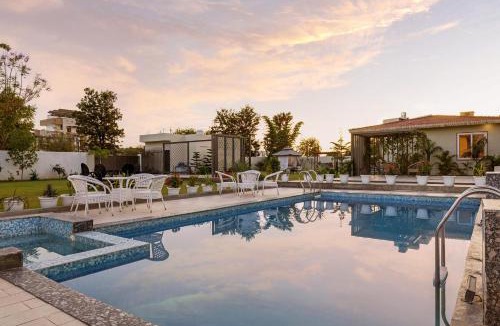 Jaipur Villa | Inaayat Villa by StayVista - Luxe Retreat with Pool & Garden