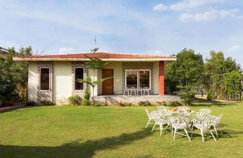 Jaipur Villa | Inaayat Villa by StayVista - Luxe Retreat with Pool & Garden