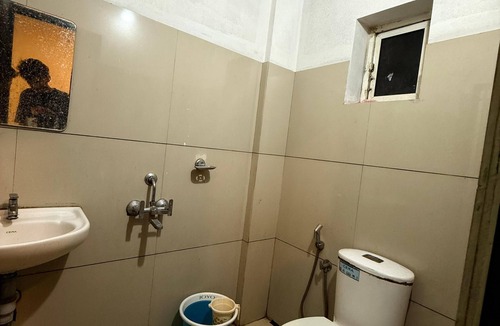 Shenoys Hotel | Indeo Residency