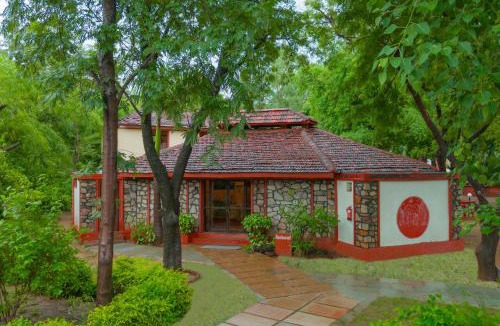 Sawai Madhopur Resort | Indian Adventures Tiger Moon resort